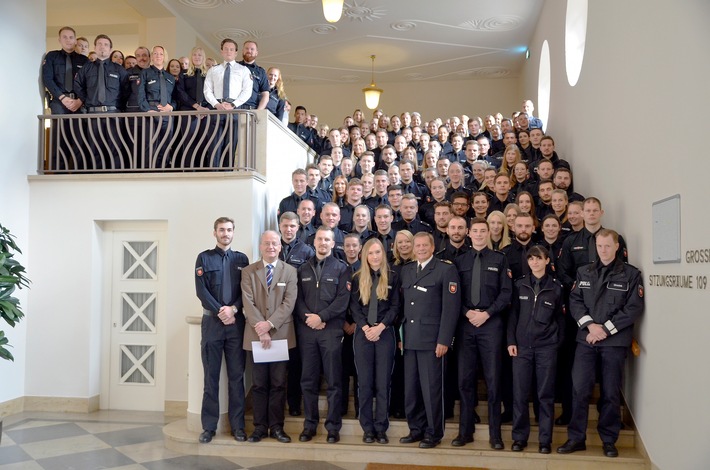 POL-OLD: Polizeivizepräsident Bernd Deutschmann begrüßt 127 neue Mitarbeiterinnen und Mitarbeiter in der Polizeidirektion Oldenburg