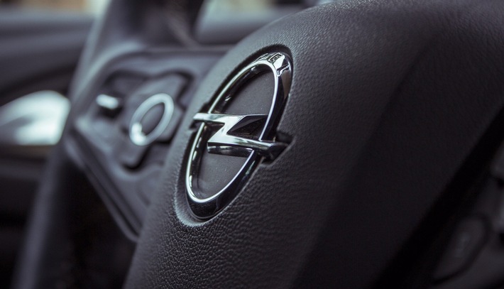 Opel setzt im Abgasskandal Rückruf um / Was Verbraucher beachten müssen / Dr. Stoll &amp; Dauer rät zu anwaltlicher Beratung