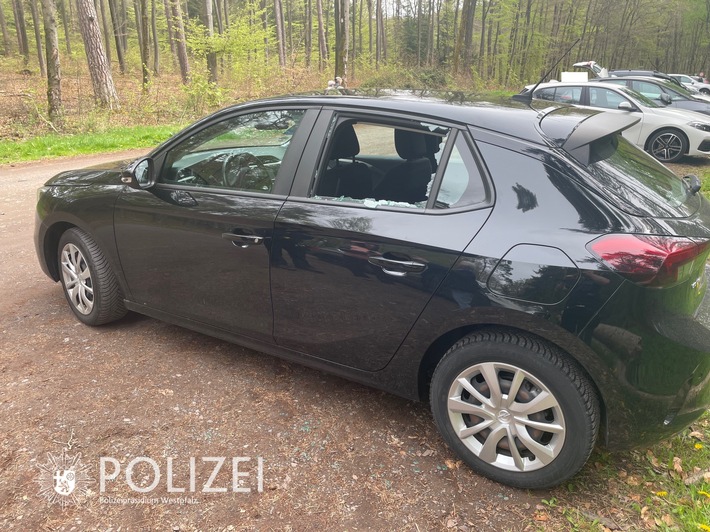 POL-PIROK: PKW geknackt, Geldbeutel weg