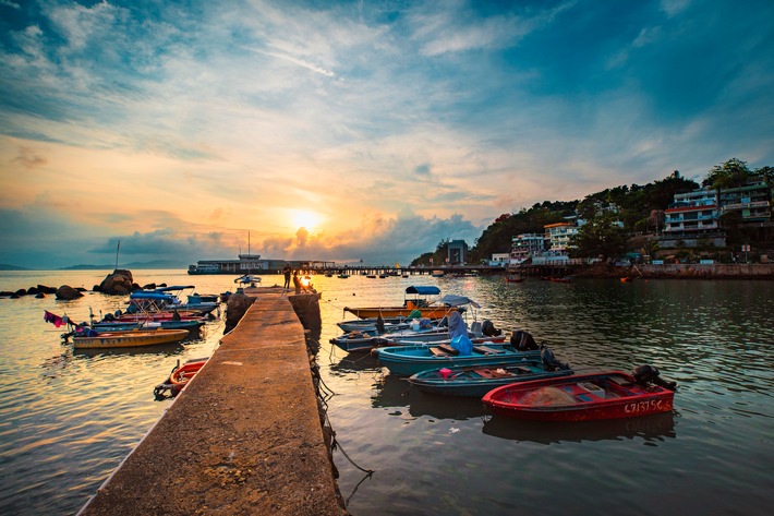 lamma_island_-_yung_shue_wan_(scmp)_(c)_hong_kong_tourism_board.jpg