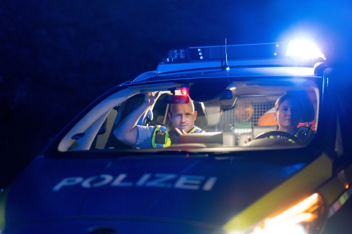 POL-ME: Polizei stellt Räuber auf frischer Tat - Ratingen - 2205005