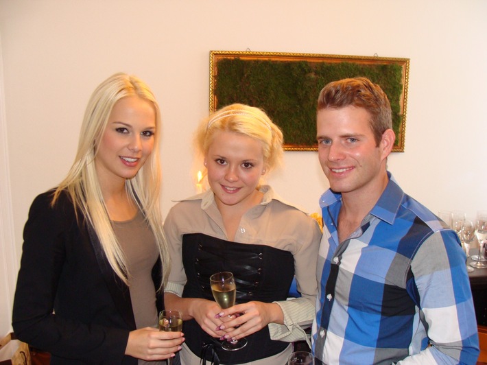 Linda Fäh (Miss Schweiz 2009) und Dominic Hunziker (Mister Gay 2010) liessen sich im Beauty-Salon "Jenya - The next level of beauty" in Bern verwöhnen