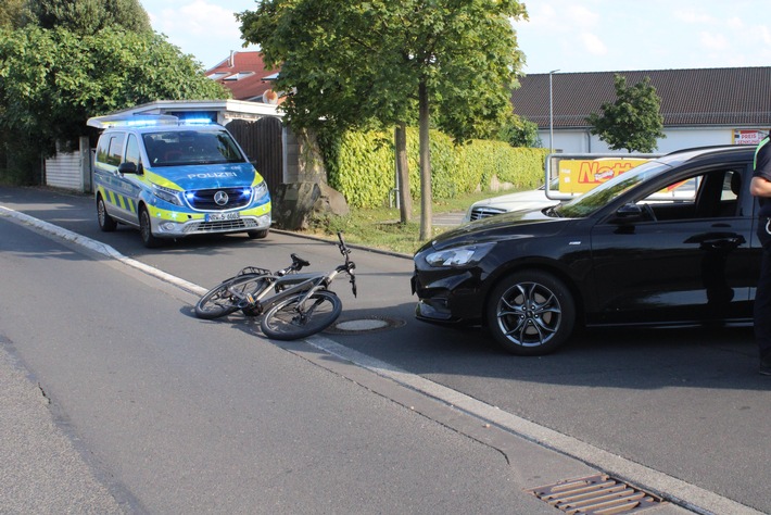 POL-RBK: Rösrath - Pedelecfahrer von Pkw erfasst