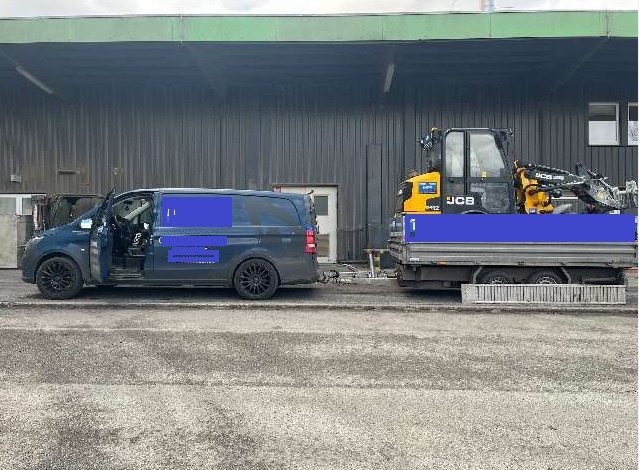 POL-CUX: Kontrolle eines Transporter-Anhänger-Gespanns auf der BAB - Fahrzeugführer wiederholt unbelehrbar (Foto im Anhang)