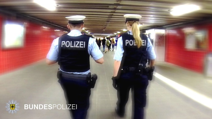 Bundespolizeidirektion München: Urinieren in Mülleimer führt zu Gewalttat / Bundespolizei ermittelt nach körperlicher Attacke in einem Regionalzug