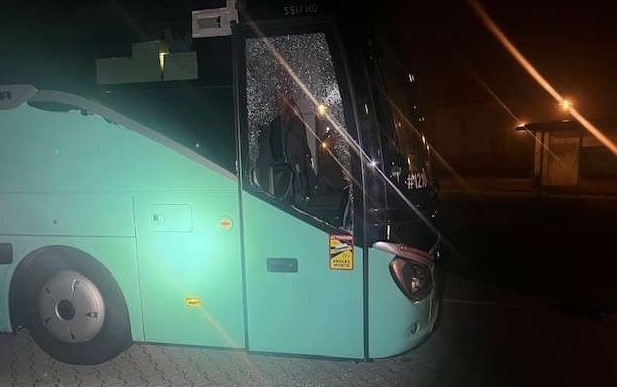 POL-EL: Papenburg - Omnibus aufgebrochen: Polizei sucht Zeugen
