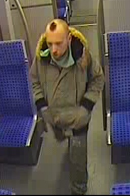 POL-D: Essen / Düsseldorf: Auffälliger Exhibitionist in S 6 - Essener Kriminalpolizei fahndet mit Foto - Wer kennt diesen Mann?