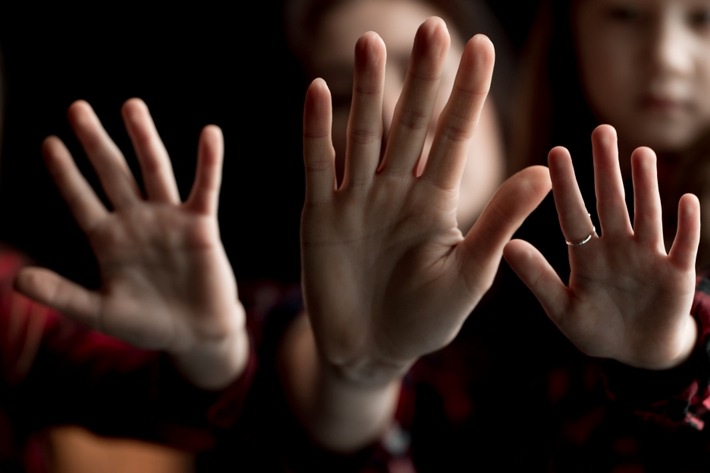Immer mehr Mädchen und Frauen werden Opfer sexualisierter Gewalt in Kriegen / SOS-Kinderdörfer zum Internationalen Tag für die Beseitigung sexueller Gewalt in Konflikten am 19. Juni