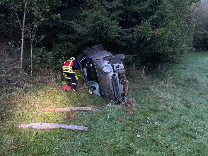 FW-OE: Verkehrsunfall in den frühen Morgenstunden