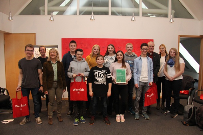 Gewinner des Provinzial-Schülerzeitungswettbewerbs lernen von den Profis