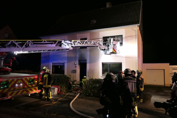 FW-DO: Feuer in Aplerbeck / Frau verstarb trotz Reanimationsmaßnahmen