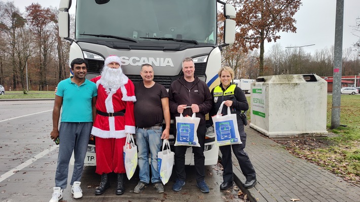 POL-WL: Fernfahrerstammtisch unterstützt Weihnachtsaktion von DocStop e.V., der medizinischen Unterwegsversorgung von Lkw-Fahrern/Innen