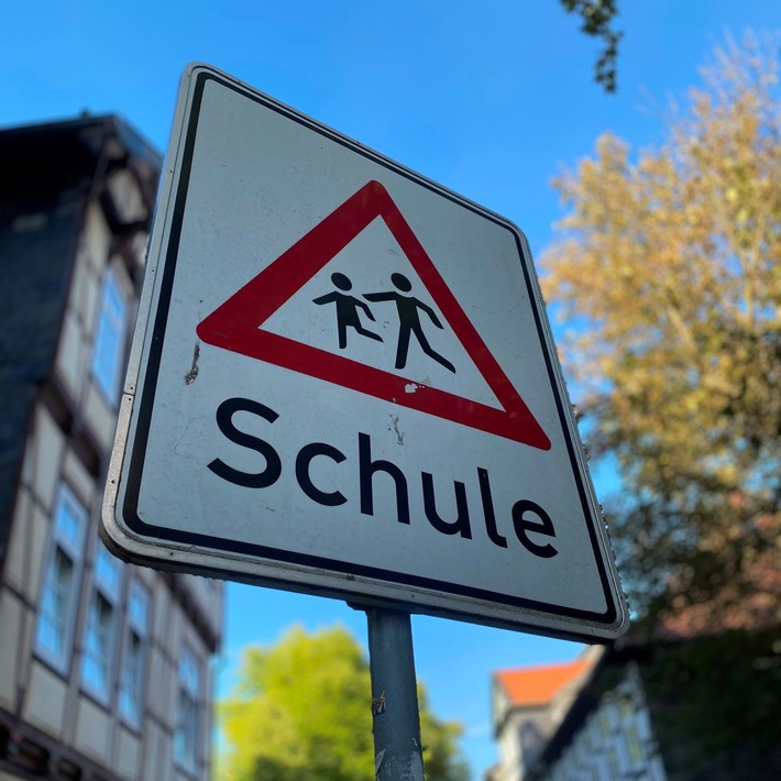 POL-GS: Schulstart nach den Sommerferien: Mehr Verkehr - Besondere Rücksicht auf Kinder