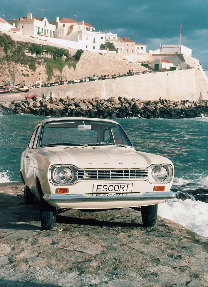 Zwei Revolutionäre werden 50: Ford widmet die Classic Days auf Schloss Dyck dem Escort und der RS-Familie