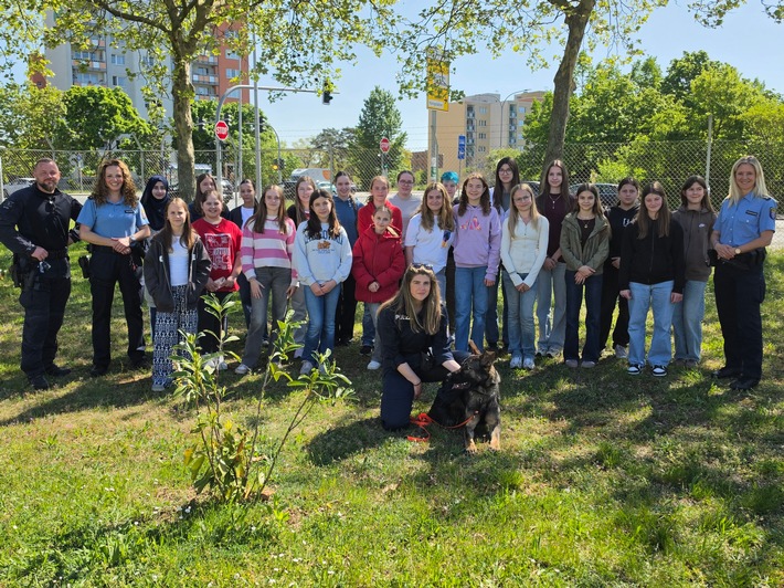 POL-DA: Rüsselsheim / Erbach / Darmstadt / Heppenheim: 180 Schülerinnen blicken beim Girls