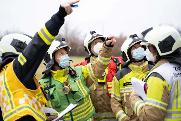 FW Dresden: Brand einer Laserschnittmaschine