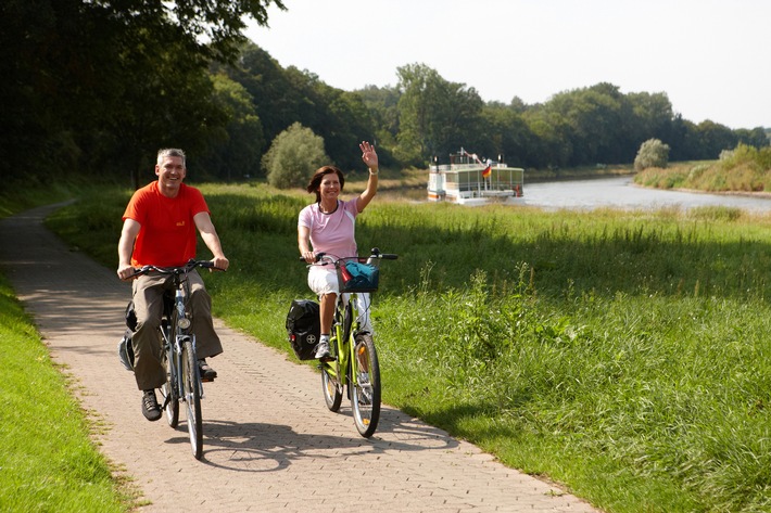 Neues Weser-Radweg Serviceheft für die Radsaison 2019 / Kostenfreie Broschüre für die Radreiseplanung an der Weser erhältlich