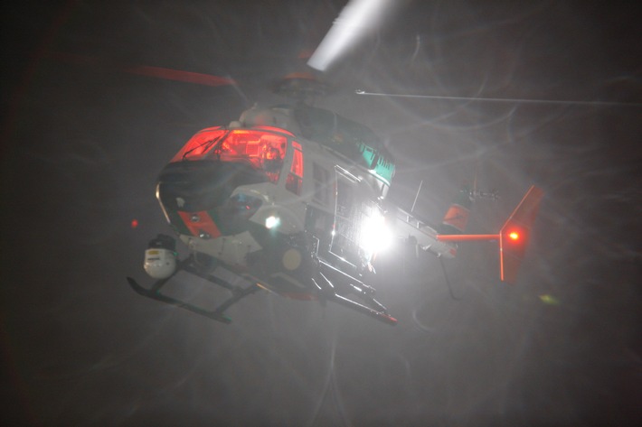 POL-ME: Abendlicher Hubschraubereinsatz nach versuchtem &quot;Gefährlichem Eingriff in den Bahnverkehr&quot; - Velbert - 2102015