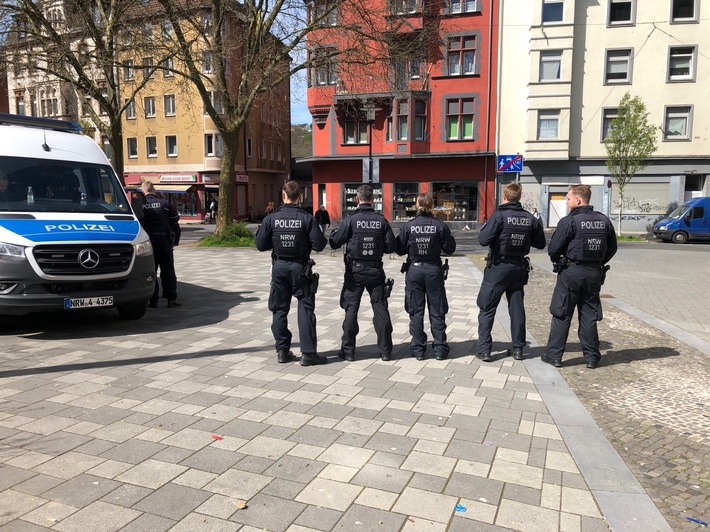 POL-HA: Groß angelegte Schwerpunktkontrollen - Gemeinsame Aktion von Polizei Hagen, Bundespolizei, Bereitschaftspolizei und Stadt Hagen