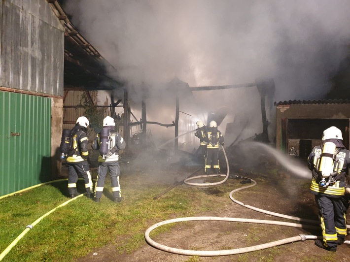 FW-RD: Scheunenbrand in Hohn-Garlbek (Kreis Rendsburg-Eckernförde)