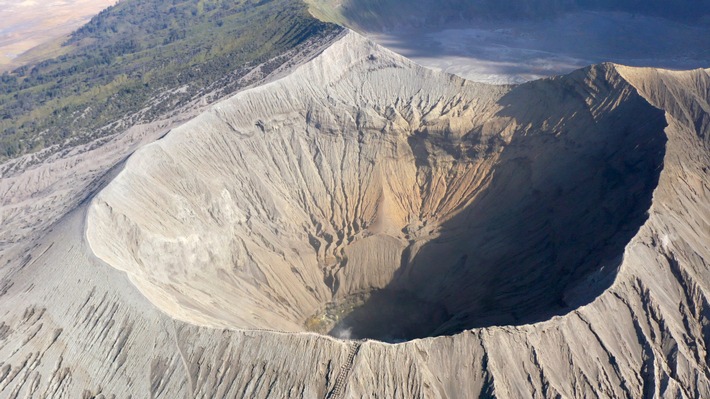 Im Land der Feuerberge - 3sat zeigt vierteilige Dokumentation über Vulkanregionen