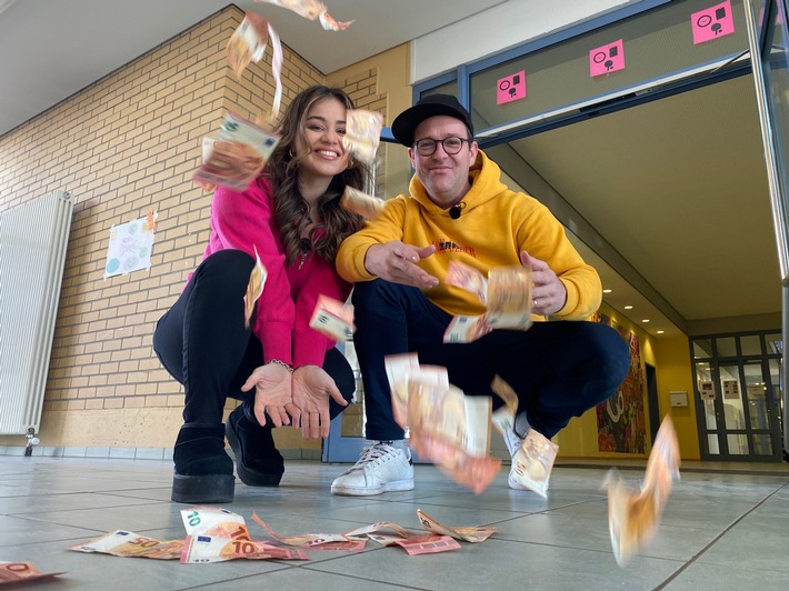 Wissens-Challenge: "KiKA LIVE: Reich in die Pause" / Geld für die Klassenkasse vom 27. bis 30. März 2023 bei KiKA