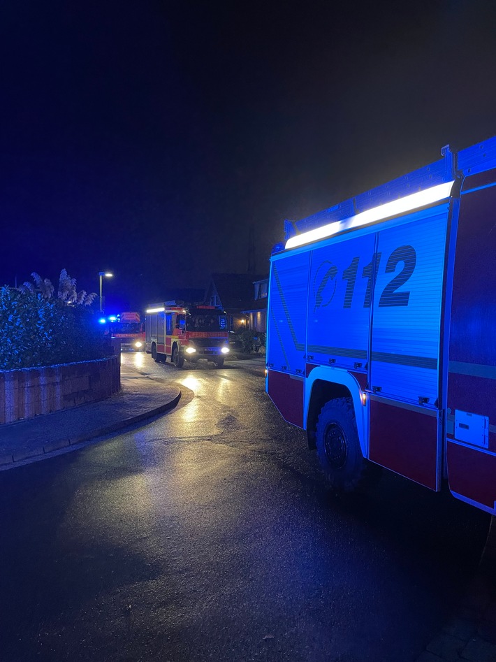FW Dinslaken: Einsatzmeldung Feuer mit Menschenleben in Gefahr