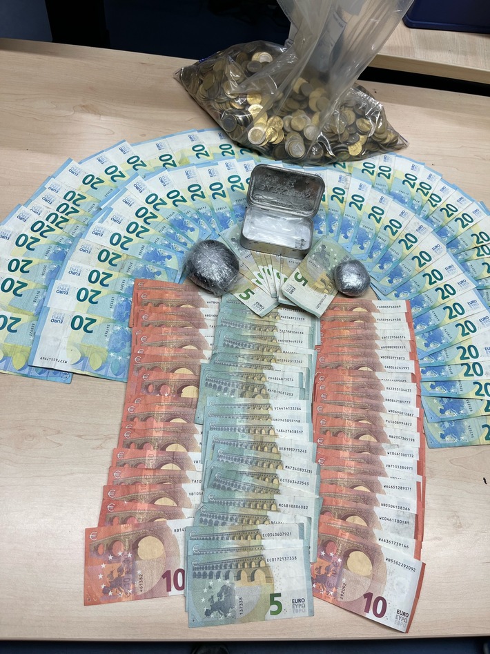 POL-E: Essen: Mutmaßlicher Drogendealer nach anonymem Hinweis festgenommen