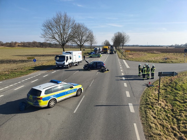 POL-STD: 38-jähriger Motorradfahrer bei Unfall in Buxtehude-Ketzendorf schwer verletzt