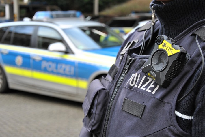 POL-BI: Besserer Schutz für Polizisten und Unbeteiligte: Polizei Bielefeld ab sofort mit Bodycam auf Streife