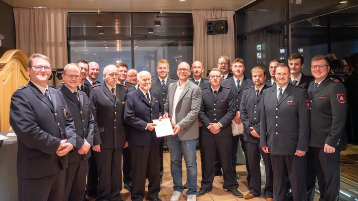 FW Dinslaken: Beförderungen, Ehrungen und Blick in die Zukunft im Löschzug Eppinghoven