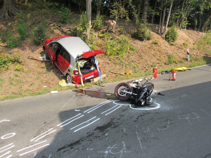 POL-ME: Motorradfahrerinnen bei Unfall schwer verletzt - Velbert - 1908135