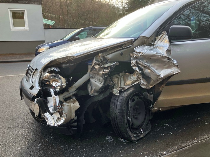 POL-GM: Unfall auf der Vollmerhauser Straße