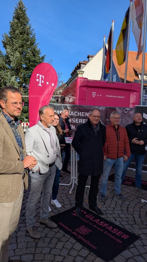 Telekom startet mit dem Spatenstich den Glasfaserausbau in Offenburg