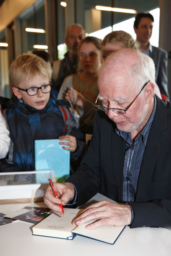 Lukas Hartmann gewinnt den Generationenbuchpreis Prix Chronos 2016