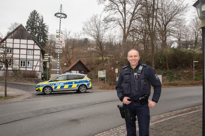POL-LIP: Kalletal. Wechsel im Bezirksdienst Kalletal - Dietmar Köhne folgt auf Arnd Schweppe.