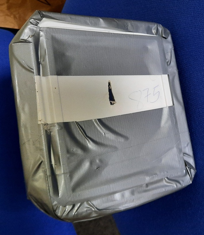 POL-GT: Plastikbox aufgefunden - Polizei sucht Zeugen