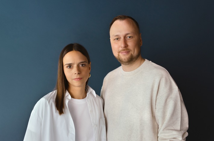 Host-Wechsel bei "11KM: der tagesschau-Podcast" / Elena Kuch und David Krause folgen auf Victoria Koopmann