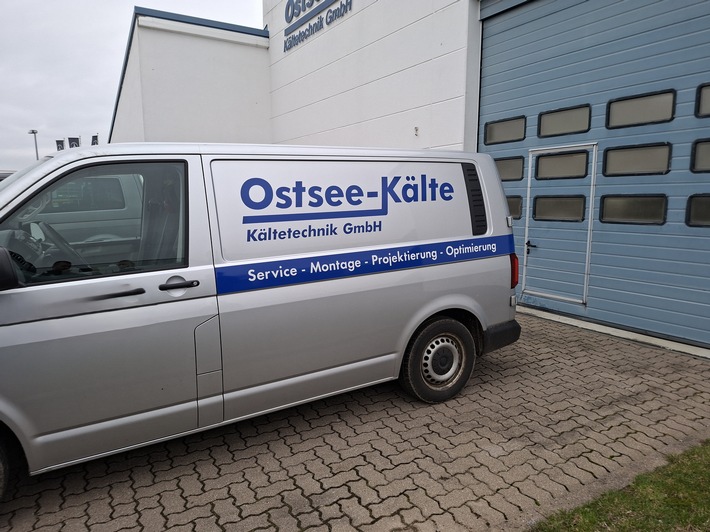 POL-HRO: Diebe brechen in Firma in Kritzow ein und entwenden Transporter - Polizei sucht Zeugen