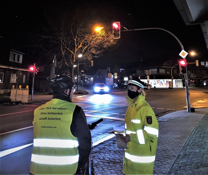 POL-BOR: Kreis Borken - Sicherheitswesten verteilt/Präventionsarbeit verfolgt viele Ansätze