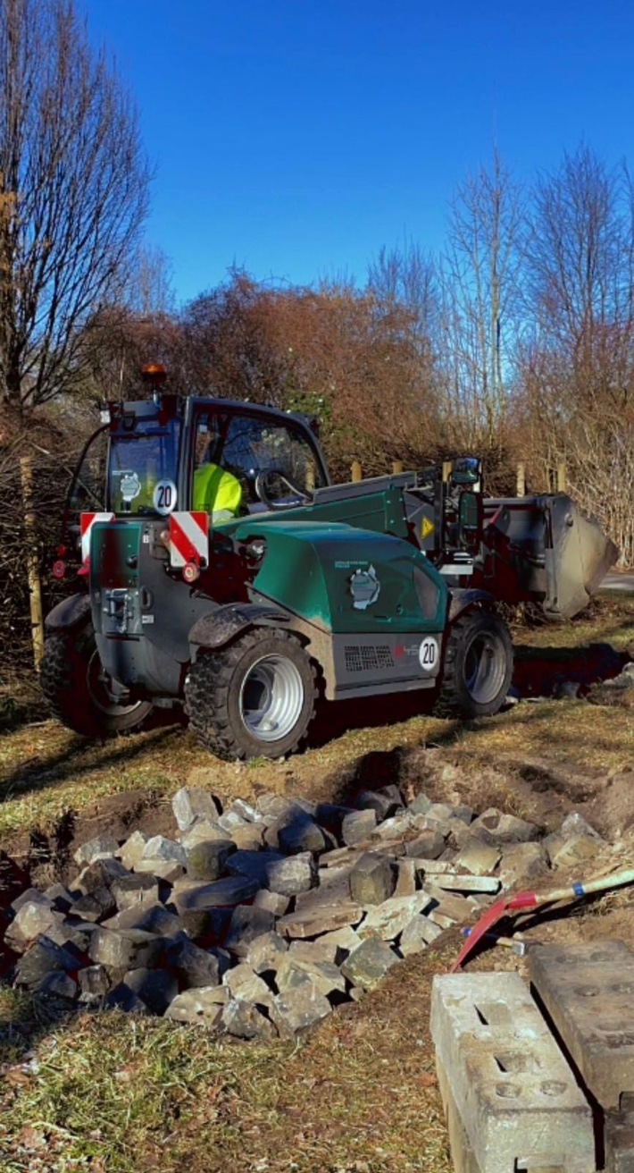 POL-H: Hannover-Bult: Radlader von Baustelle gestohlen - Polizei sucht Zeugen