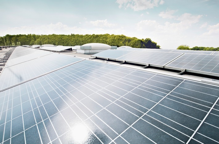 HAKRO Photovoltaikanlage in Schrozberg. Weiterer Text über ots und www.presseportal.de/nr/117083 / Die Verwendung dieses Bildes ist für redaktionelle Zwecke honorarfrei. Veröffentlichung bitte unter Quellenangabe: "obs/Hakro GmbH"
