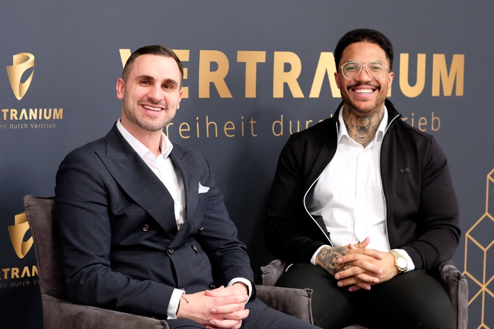 Kevin Fiawoo und Marcel Mankas von der Vertranium GmbH: Warum es für Finanzdienstleister heute essenziell ist, potenzielle Kunden und Bewerber bereits vor dem Erstkontakt von sich zu überzeugen