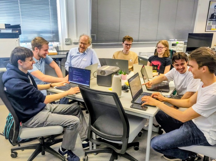Deutsch-polnische Studierendengruppe entwickelt KI-basiertes System zur Schiffsüberwachung