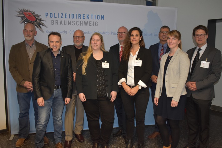POL-BS: Experten informieren über das Thema &quot;Straftaten zum Nachteil älterer Menschen&quot; - Symposium bei der Polizeidirektion Braunschweig