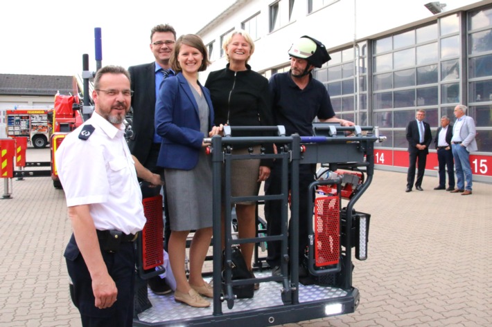 FW-DT: Feuerwehrensache-Förderung des Ehrenamtes
Auftakt zum Pilotprojekt auf der Detmolder Feuerwache