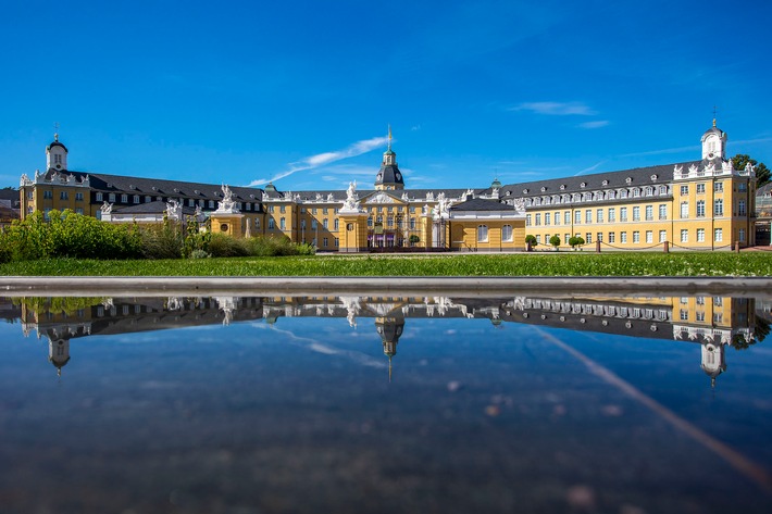 Die Botschaft des &quot;Lust-Hauses&quot; / Warum das Karlsruher Schloss heute ein sehr lebendiges Symbol für Kultur, Demokratie und Offenheit ist