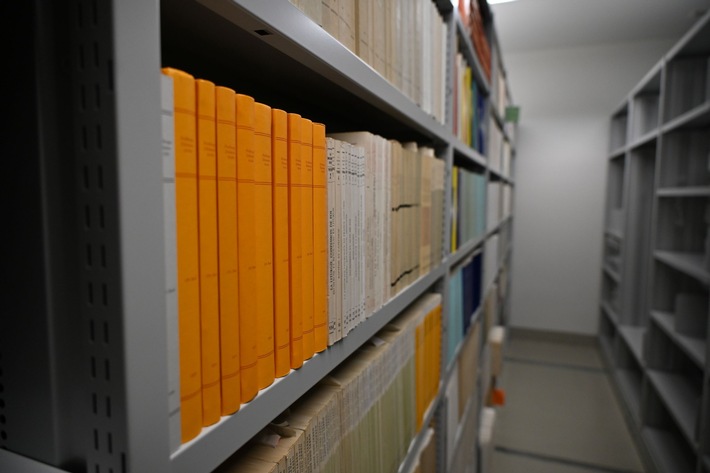 Universität Koblenz erhält Schenkung aus Privatbibliothek von Kardinal Lehmann