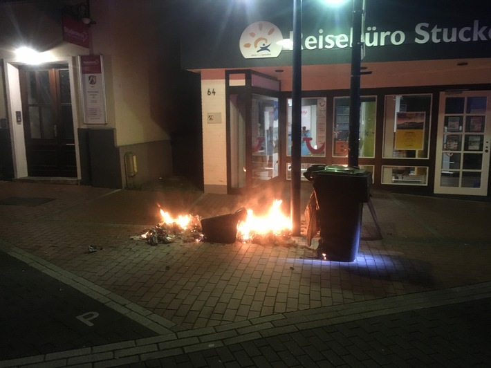 FW Lage: Brannt von mehreren gelben Säcken in der Innenstadt - 20.09.2018 -3:46 Uhr