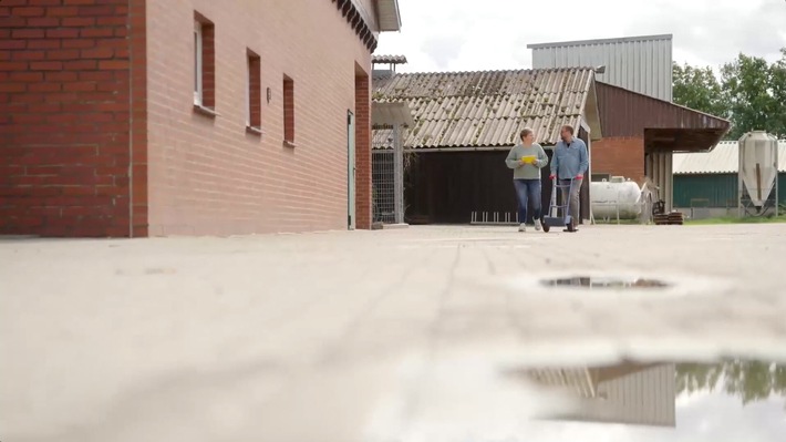 Absurd! Landwirtin braucht Fahrtenbuch für Sackkarre. Was sagt Bundesminister Wildberger bei Paul Ronzheimer in SAT.1 zum Bürokratie-Wahnsinn?